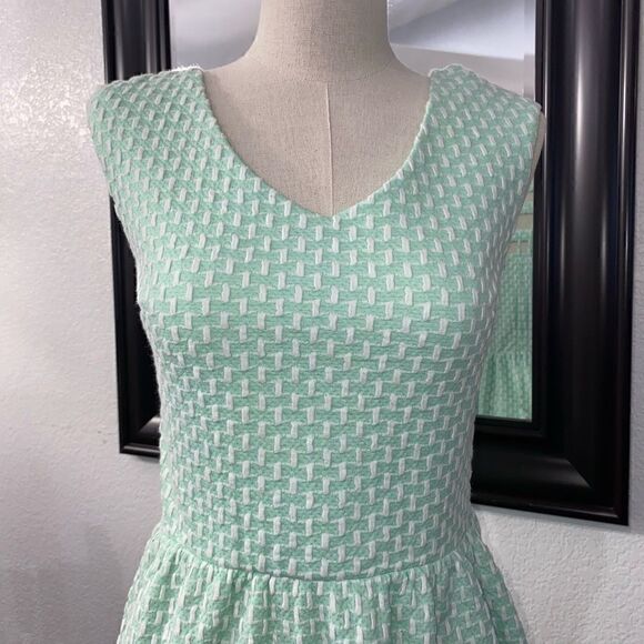 Xhilaration Women's Green & White Sleeveless Flared Mini Dress Medium - Picture 6 of 10